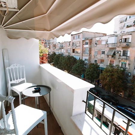 Barrikada Str Modern Apartments - The Nest Tirana Buitenkant foto