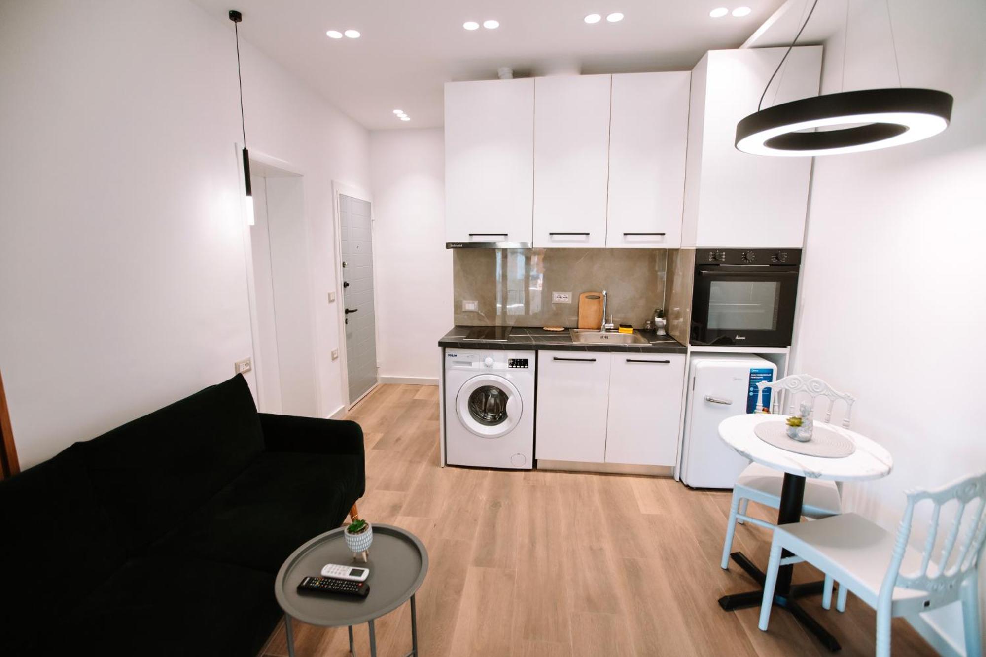 Barrikada Str Modern Apartments - The Nest Tirana Buitenkant foto