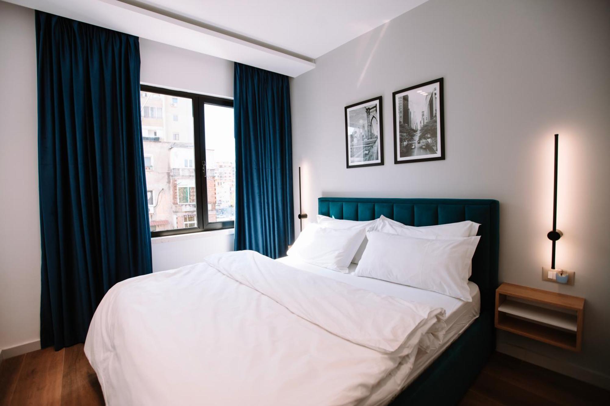 Barrikada Str Modern Apartments - The Nest Tirana Buitenkant foto